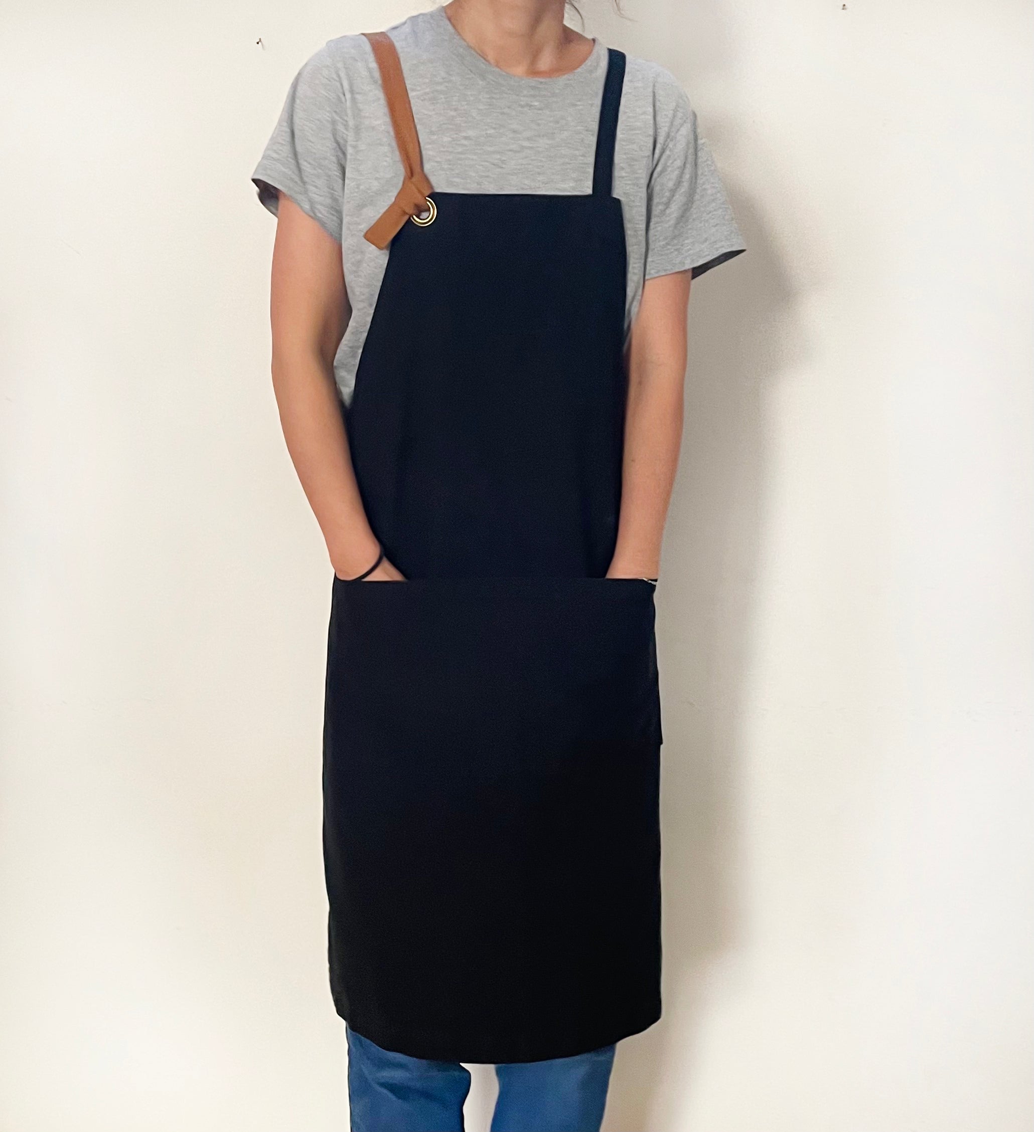 G.K.P. Crossback Apron: Organic Black